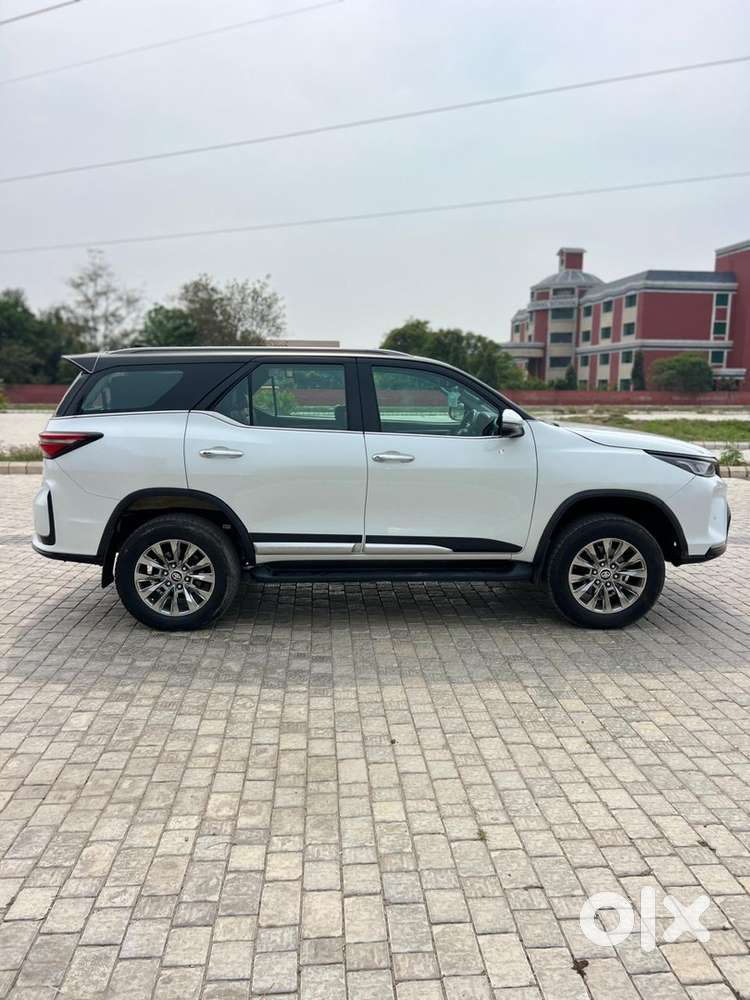 Toyota Fortuner 2023 Diesel Automatic Legender Variant