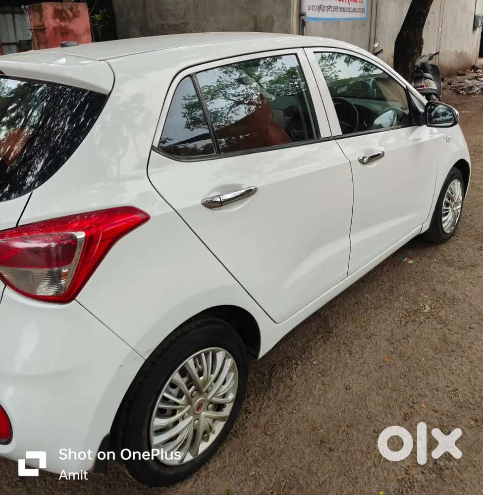 Hyundai Grand I10 2017 Car