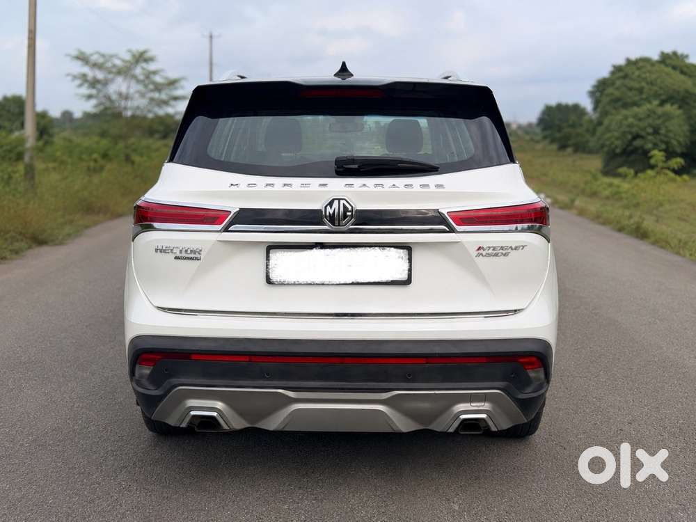 Excellent Condition- Automatic Mg Hector Dual Tone-showroom Maintained