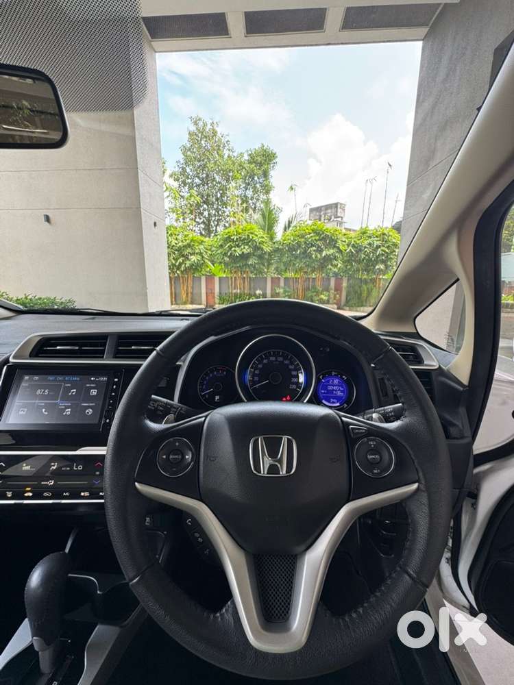 Honda Jazz. Automatic. 5000km. Top Variant.