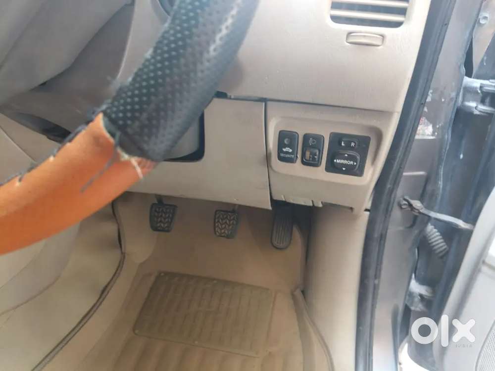 Toyota Innova 2011 Diesel 107000 Km Driven