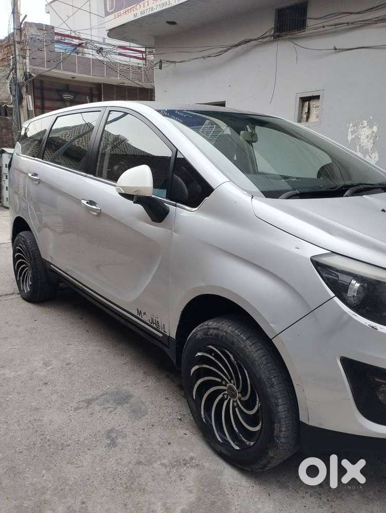 Mahindra Marazzo M6, 2018, Diesel