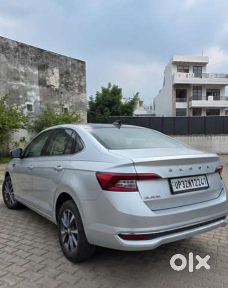 Skoda Slavia 1.0 Tsi Style At, 2023, Petrol
