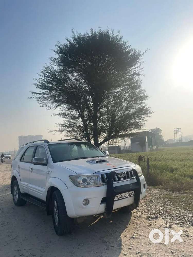 Toyota Fortuner 4×4 Diesel 2011 Model