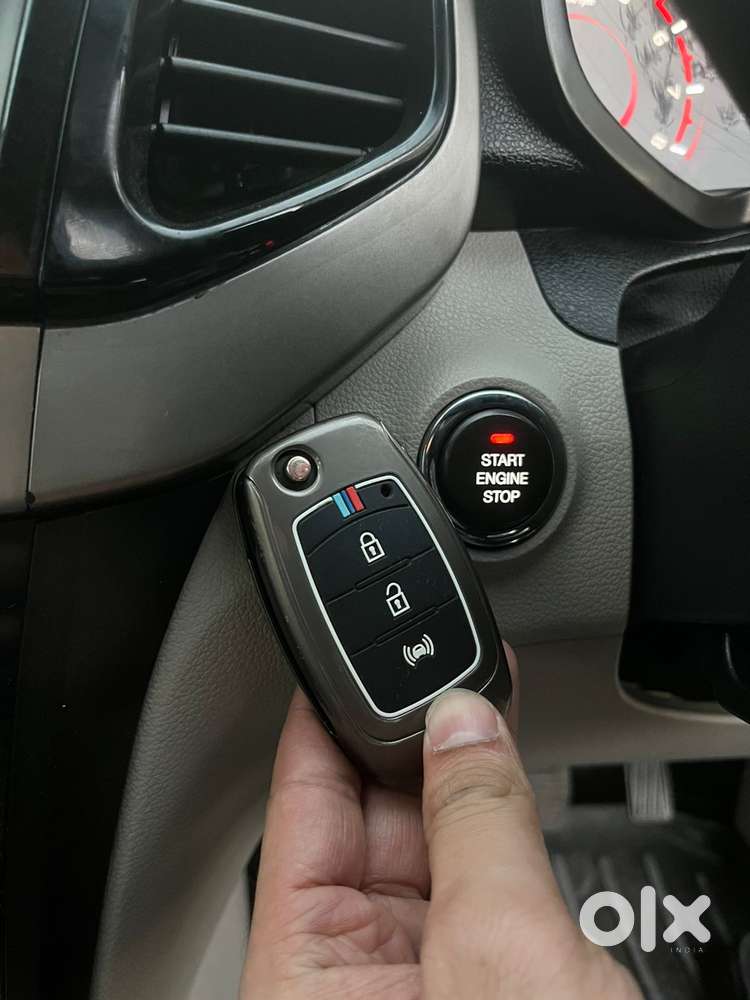 Mahindra Xuv300 W8, 2021, Petrol