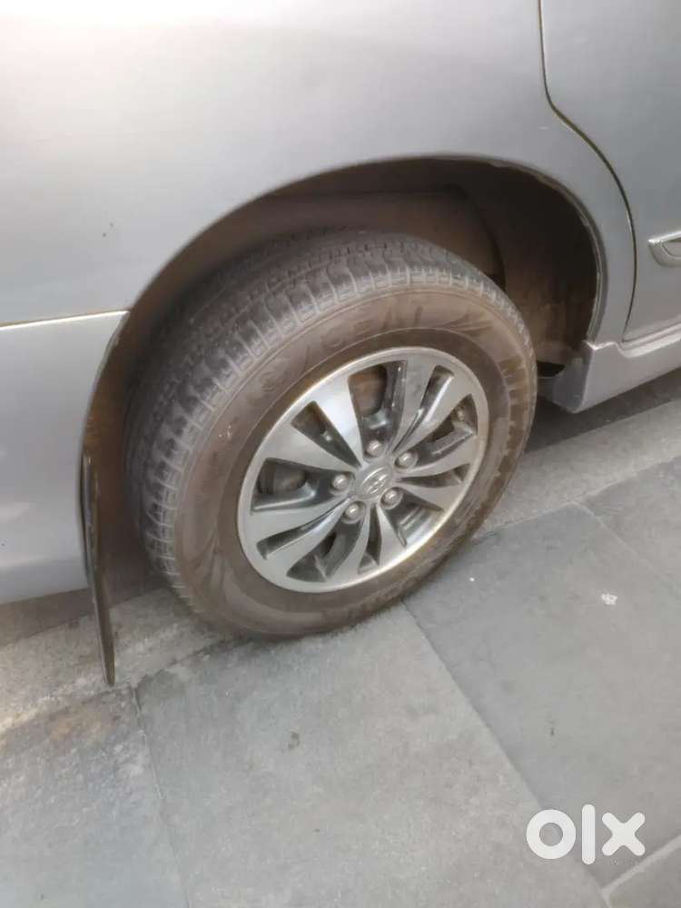 Toyota Innova 2015
