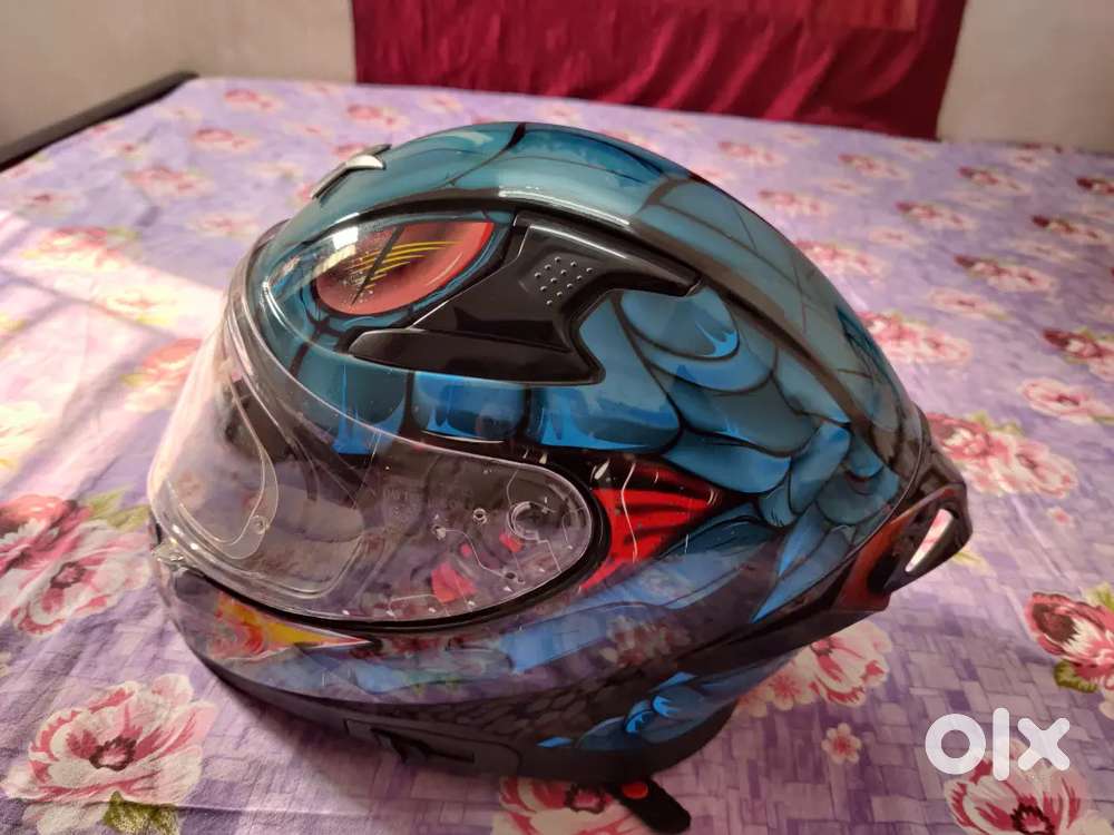 Axor Helmet with Bluetooth – Excellent Condition Spare Parts