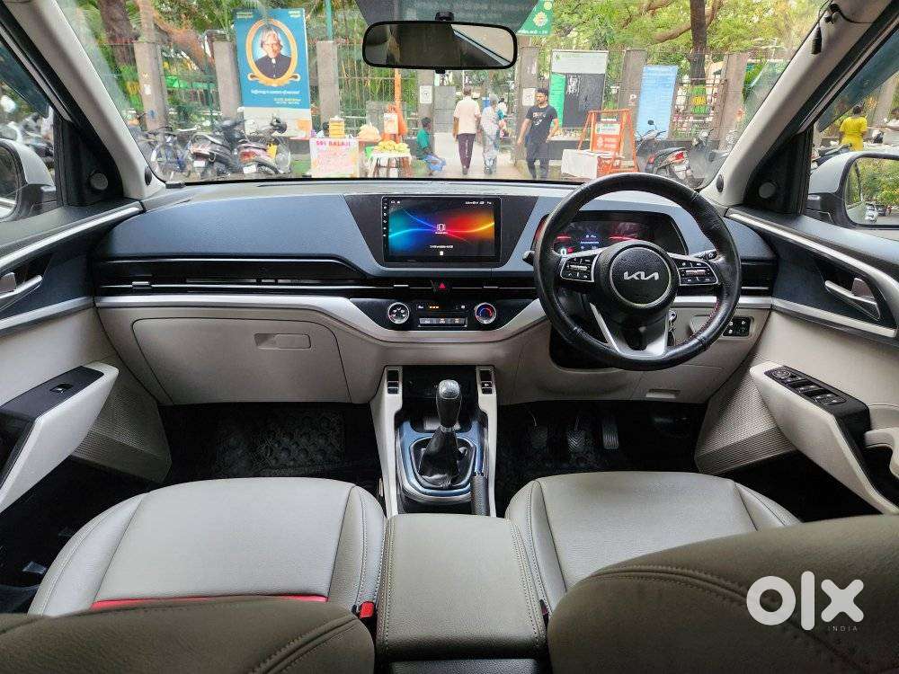 Kia Carens 1.5 Premium 7 Str, 2023, Petrol