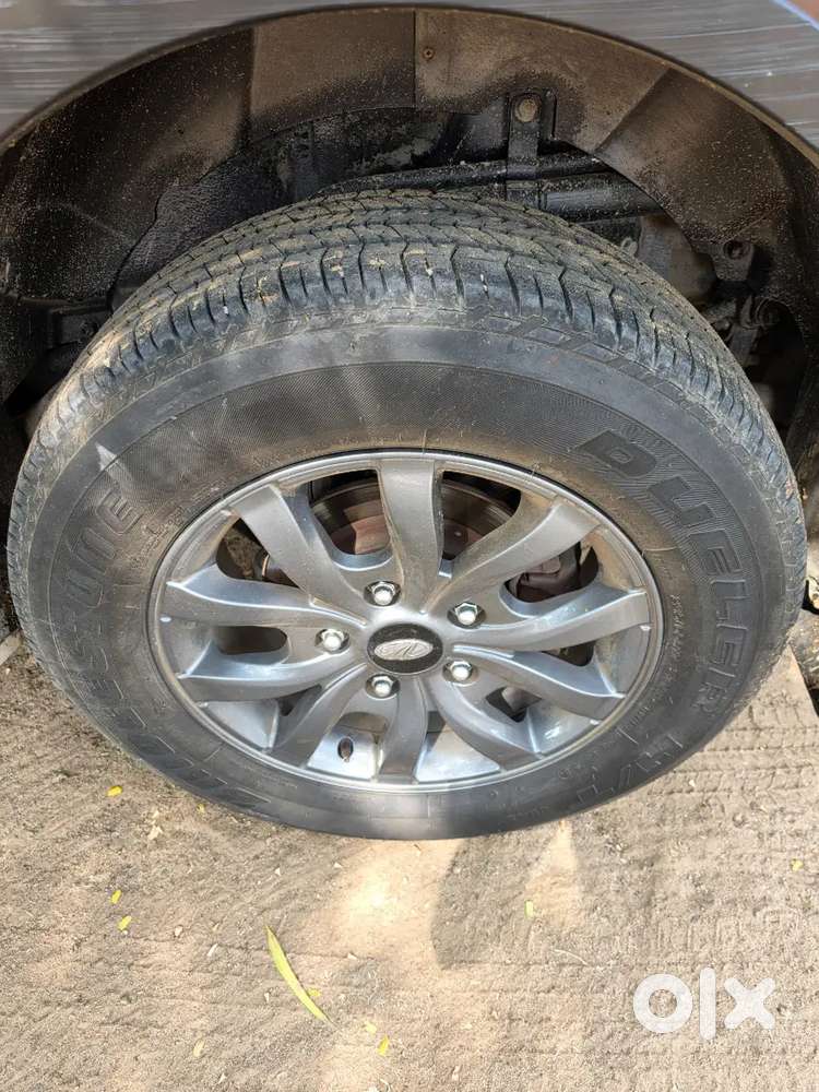 Meticulously Maintained 2017 Mahindra Xuv500 W10 Fwd (opulent Purple)