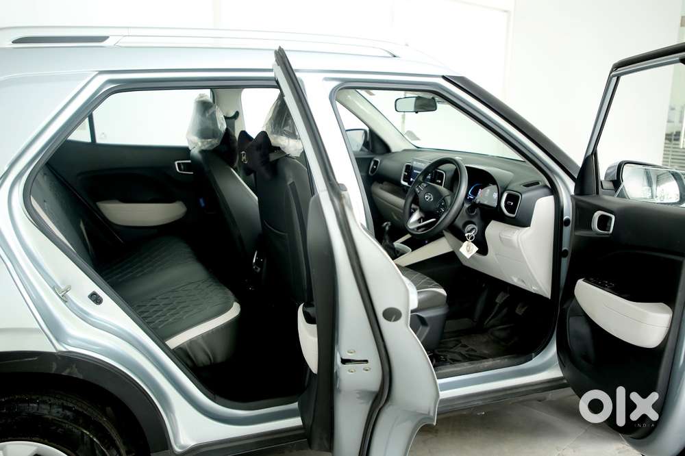 Hyundai Venue 1.2 S (o), 2022, Petrol