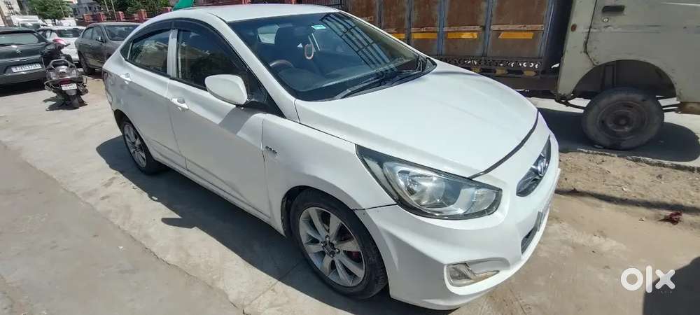 Hyundai Fluidic Verna 2012