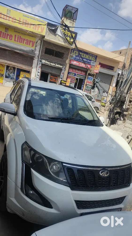 Mahindra Xuv500 2017 179000 Km Urgent Sale Cash Payment