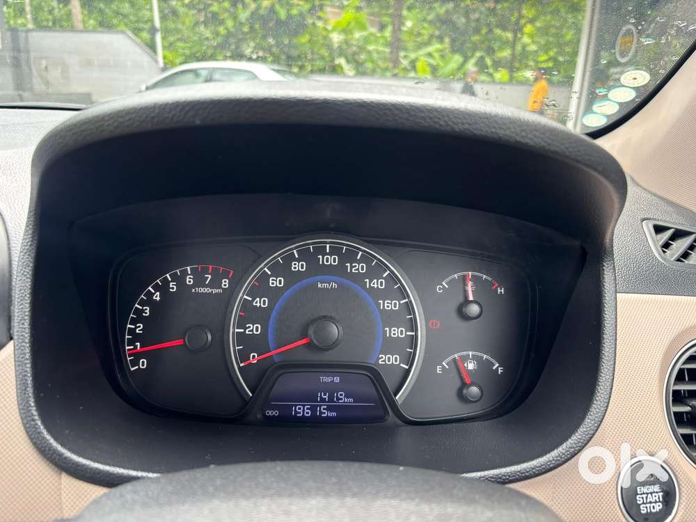 Hyundai Grand I10 Asta 1.1 Crdi (o), 2015, Petrol