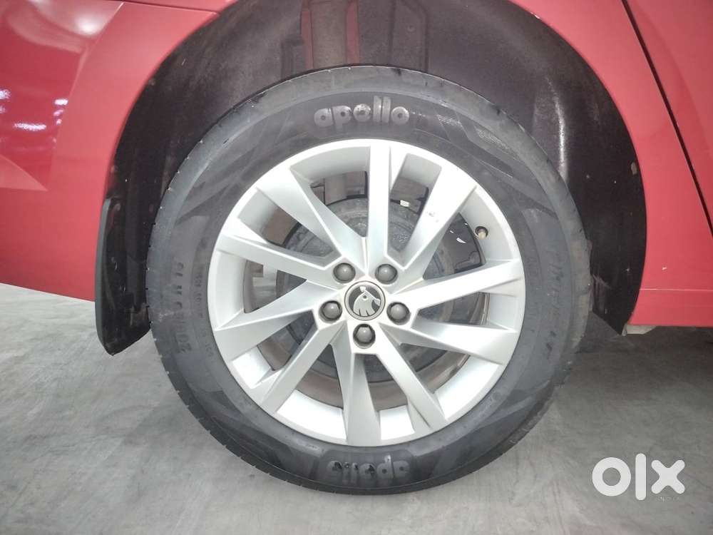 Skoda Slavia Ambition 1.0l Tsi At, 2022, Petrol