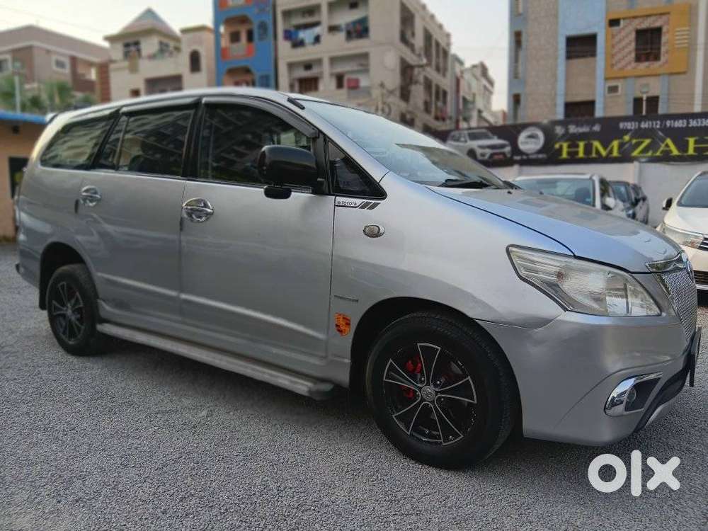 Toyota Innova 2.5 G (diesel) 7 Seater Bs Iv, 2015, Diesel