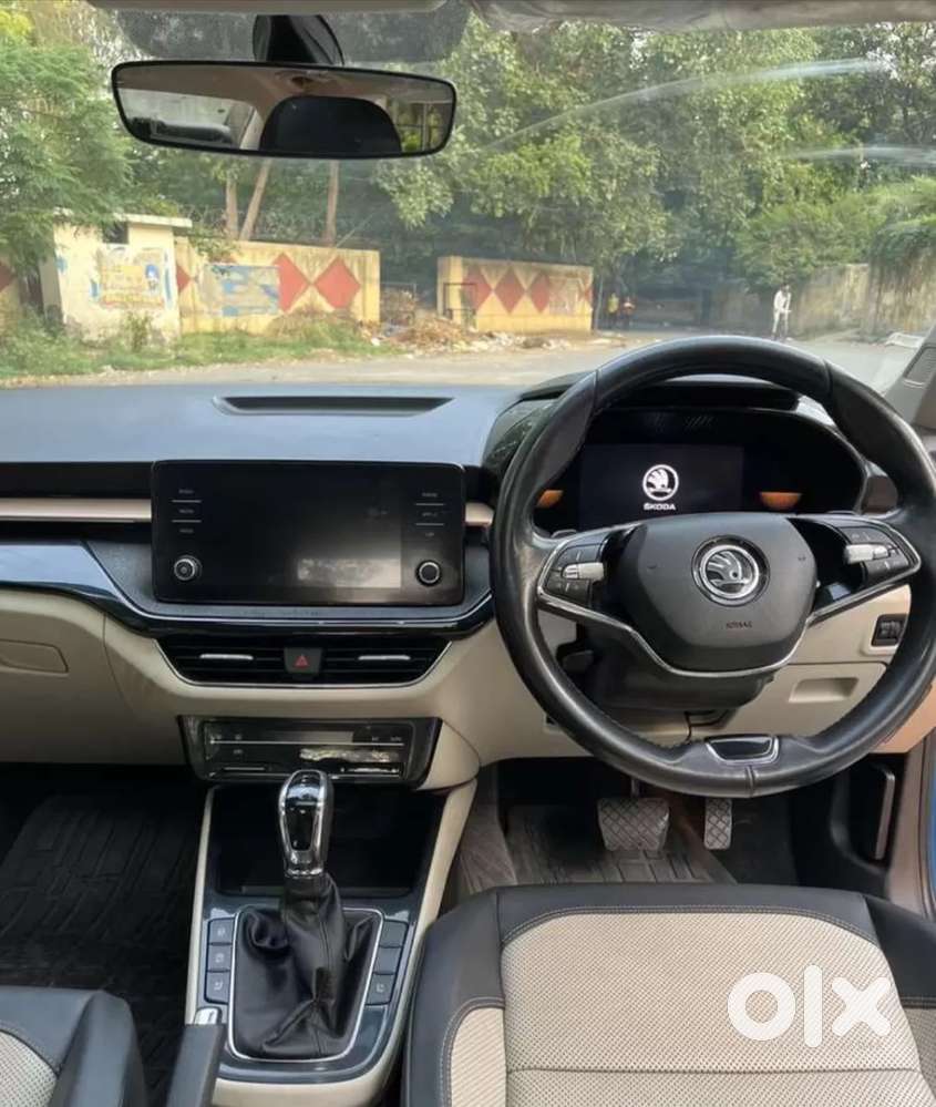 Skoda Slavia Style 1.0l Tsi At, 2022, Petrol