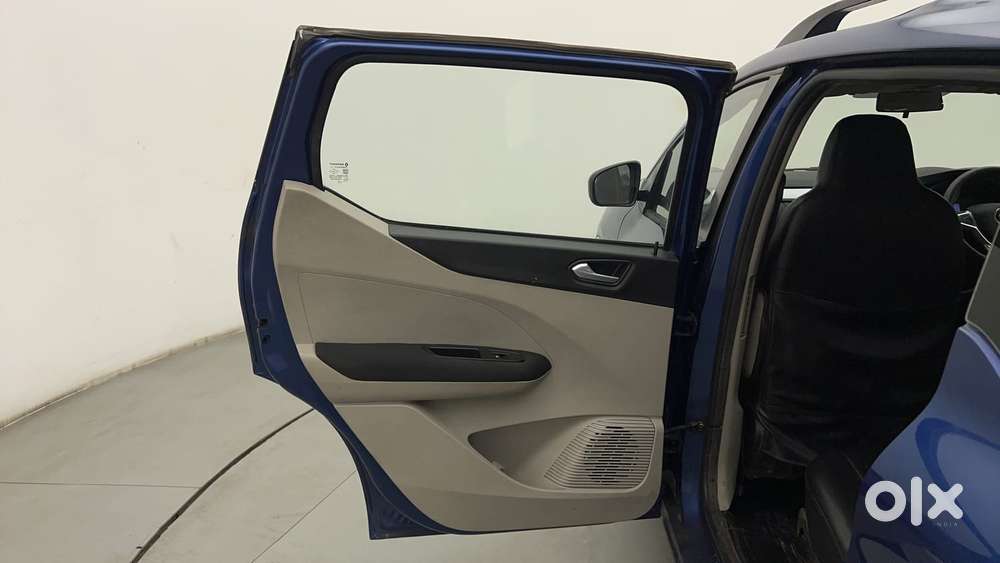 Renault Triber Rxz, 2021, Petrol