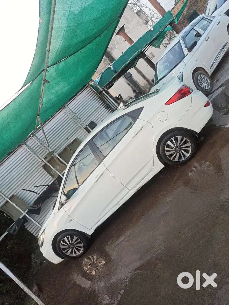 Hyundai Verna 2011