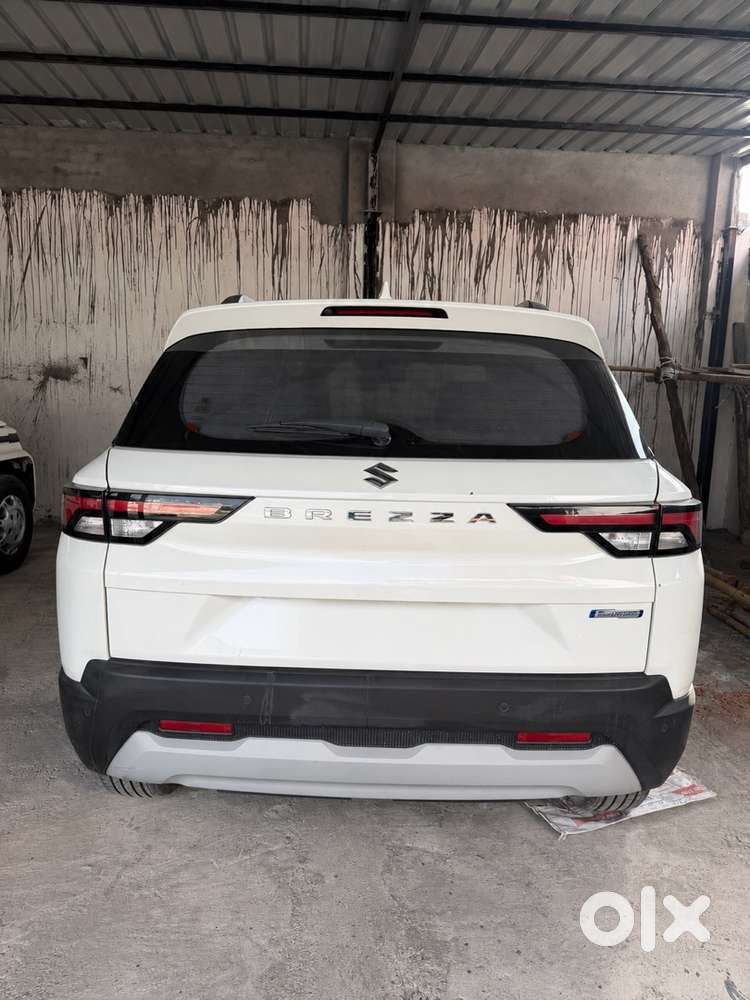 Maruti Brezza Zxi 2024