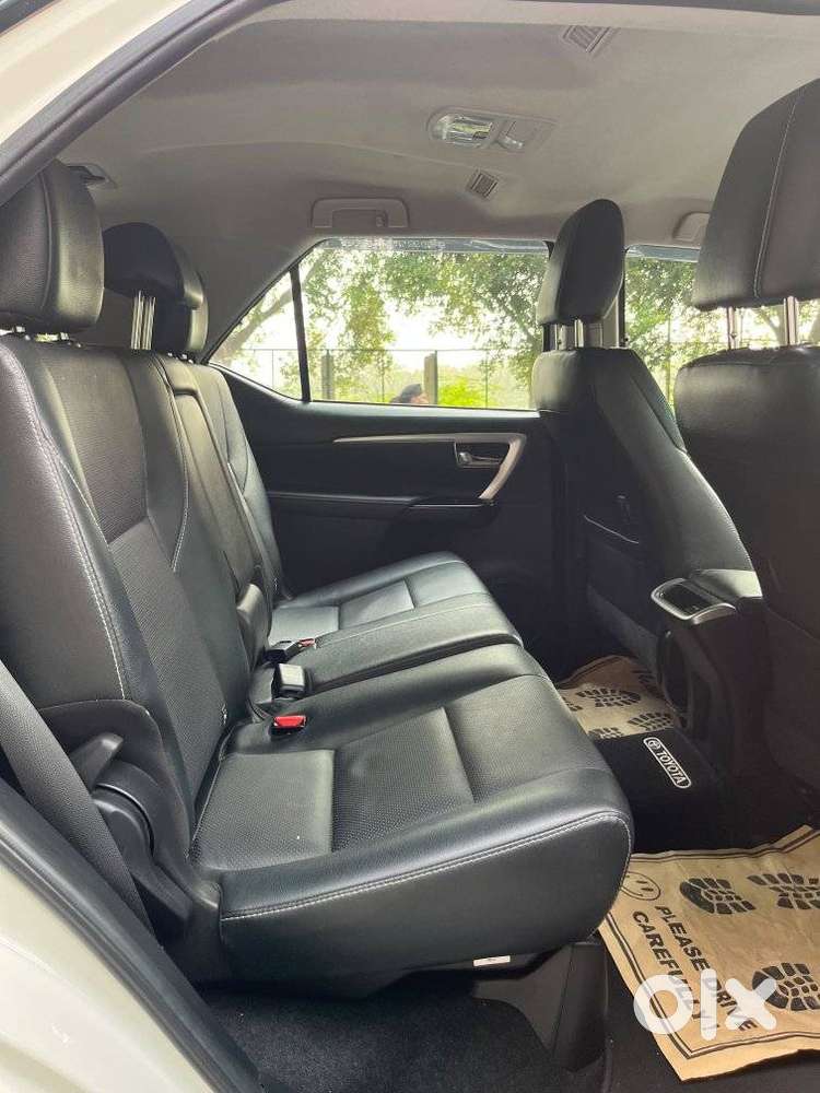 Toyota Fortuner 4x2 At 2.7 Petrol, 2022, Petrol