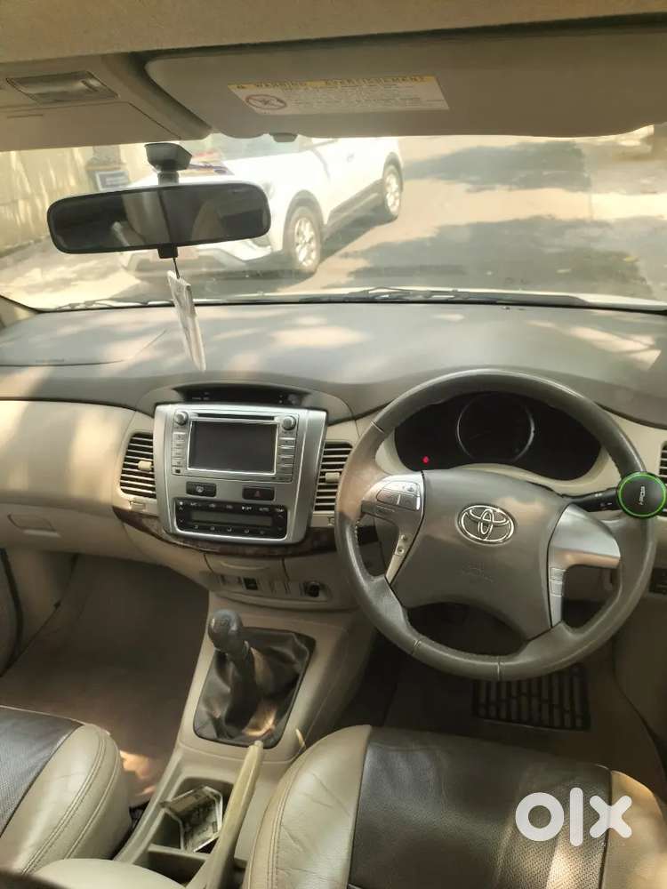 Toyota Innova 2014