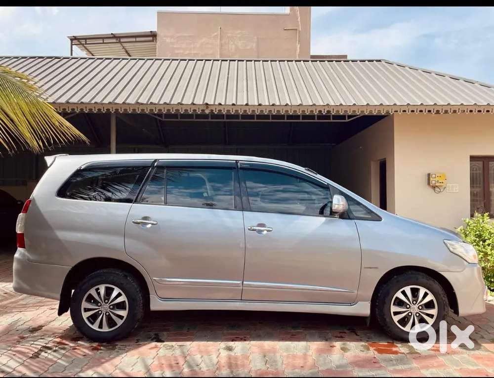 Toyota Innova 2015 Diesel Well Maintained