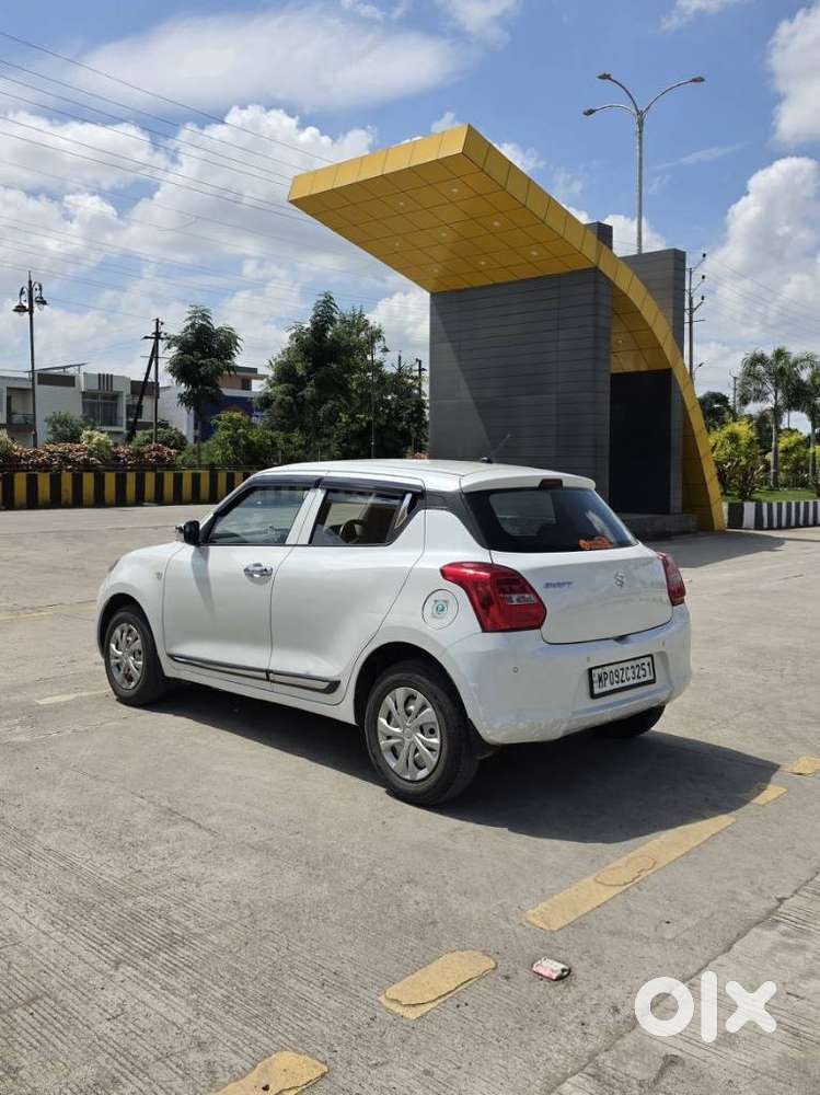 Maruti Suzuki Swift Vxi + Manual, 2022, Petrol