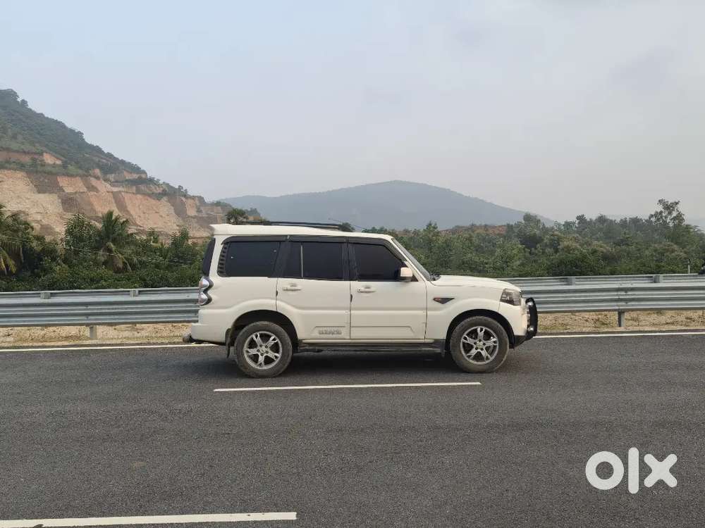 Mahindra Scorpio 2017 Diesel Well Maintained