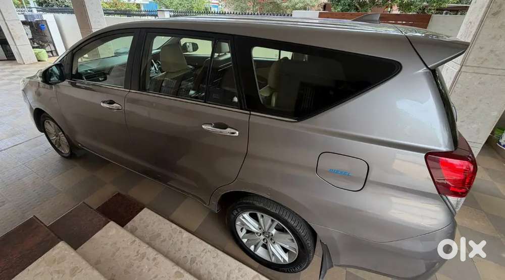 Innova Crysta 2.4z Automatic 2020 7str