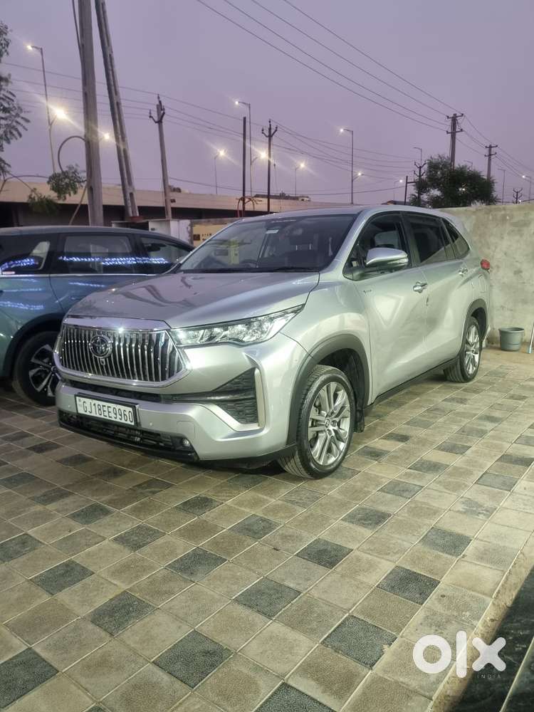 Toyota Innova Hycross 2.0 Zx (o) Hybrid 7 Str, 2025, Petrol