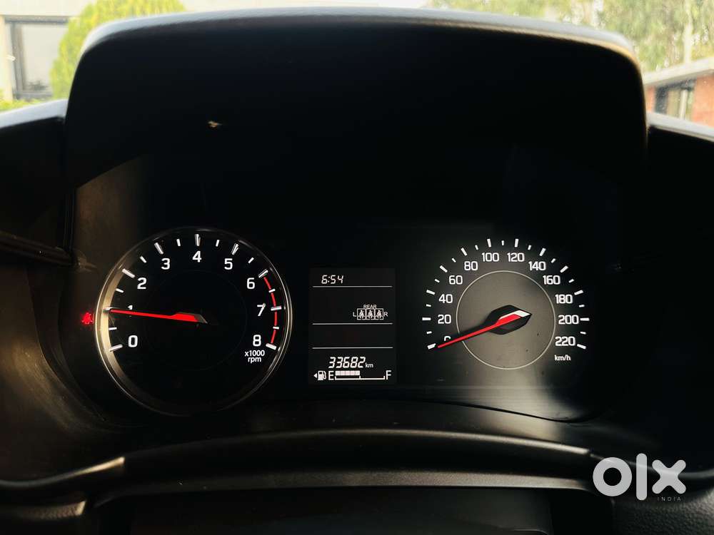 Maruti Suzuki Swift 1.2 Lxi (o), 2025, Petrol