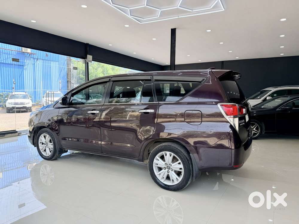 Toyota Innova Crysta 2.8 Zx At 7 Seater, 2016, Diesel