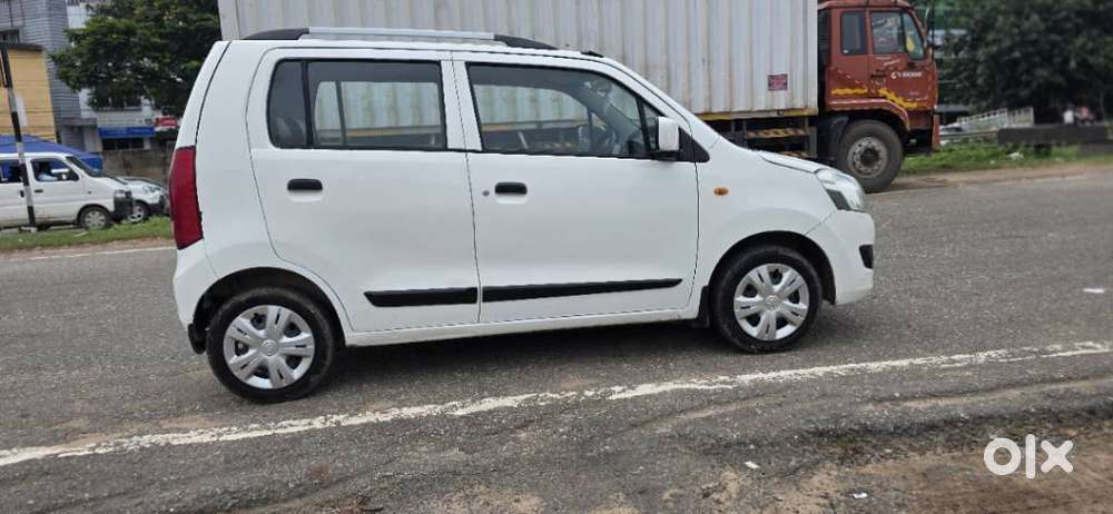 Maruti Suzuki Wagon R 1.0 Vxi Amt, 2017, Petrol