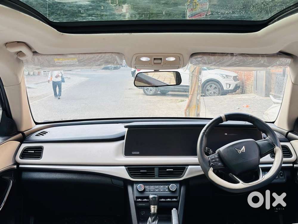 Mahindra Xuv700 2.2 Ax 5 Diesel At 7 Str, 2022, Diesel