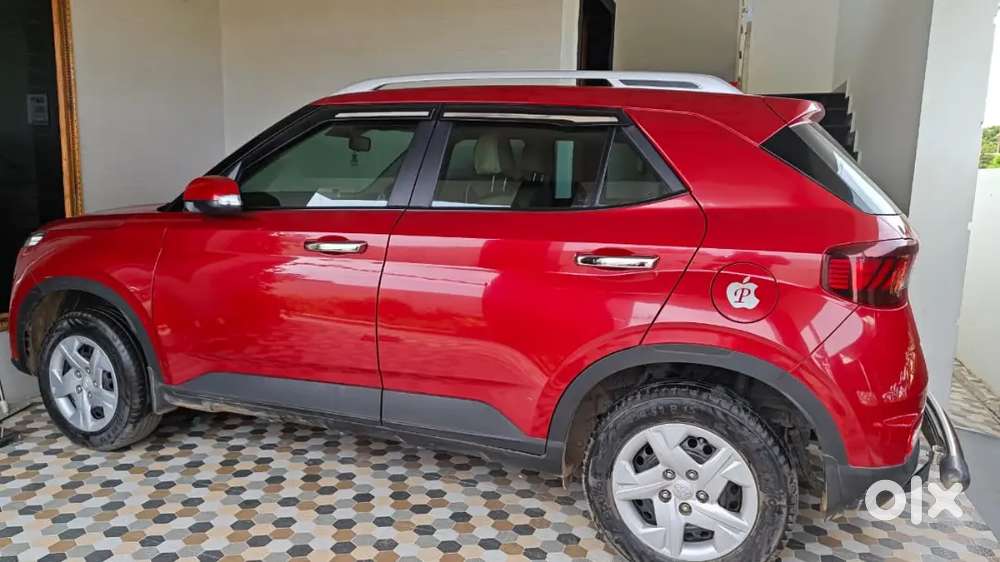 Hyundai Venue 2021 Petrol 30000 Km Driven