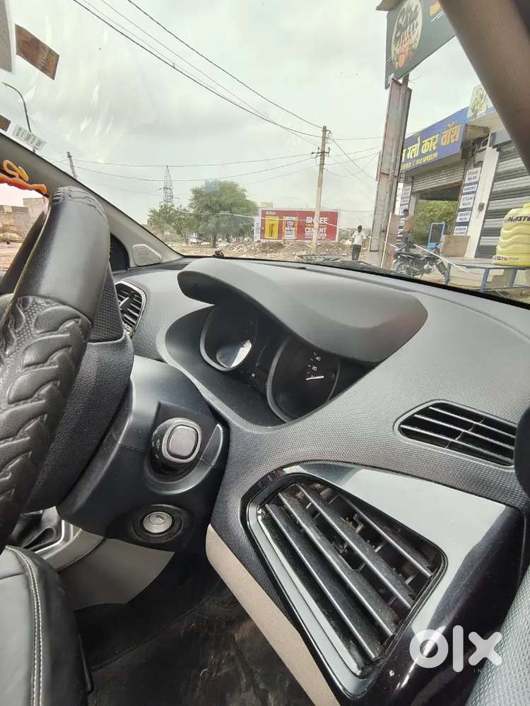 Tata Tiago 2017 Petrol Manual 2nd Owner