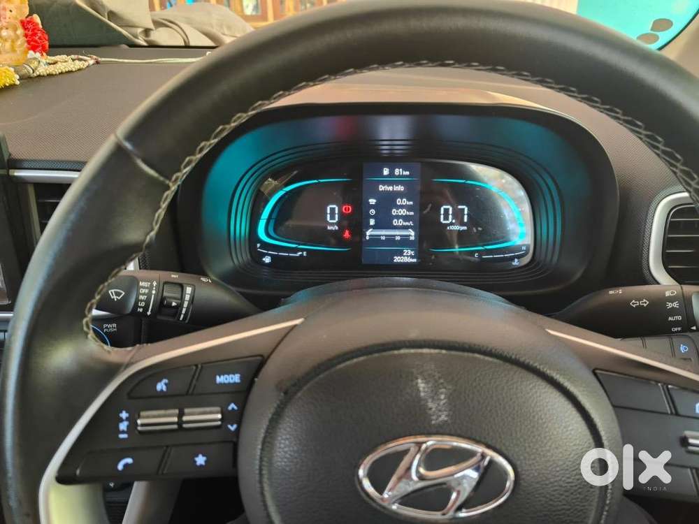 Hyundai Venue Petrol Well Maintained