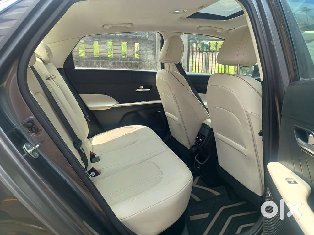 Hyundai Verna 1.5 Sx (o) Ivt, 2025, Petrol