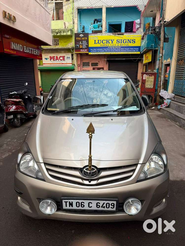 2010 Innova 127515 Kms Driven