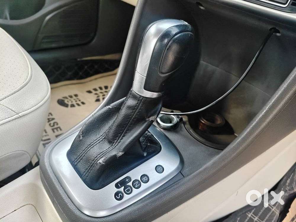 Volkswagen Vento 1.2 Tsi Comfortline At, 2015, Petrol