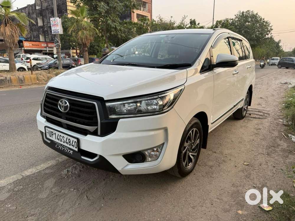 Innova Crysta 2025 Gx+ Mt