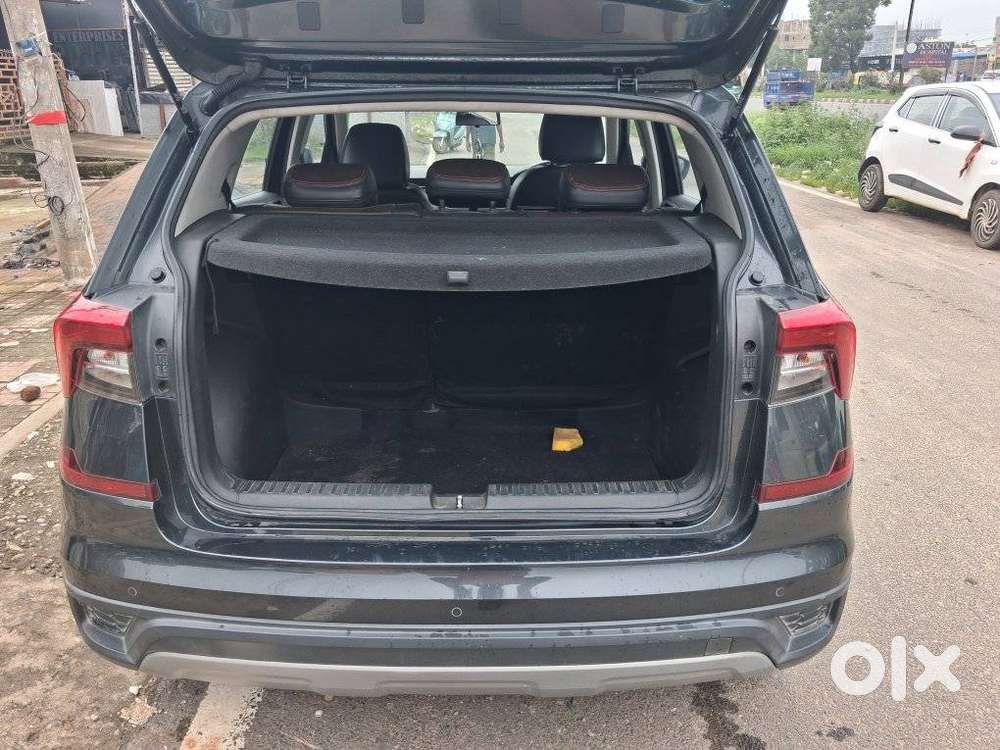 Skoda Kushaq Ambition 1.0l Tsi Mt, 2023, Petrol