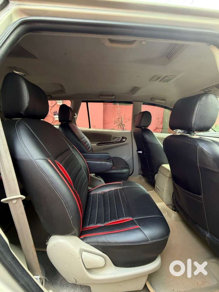 Toyota Innova V Option 2013
