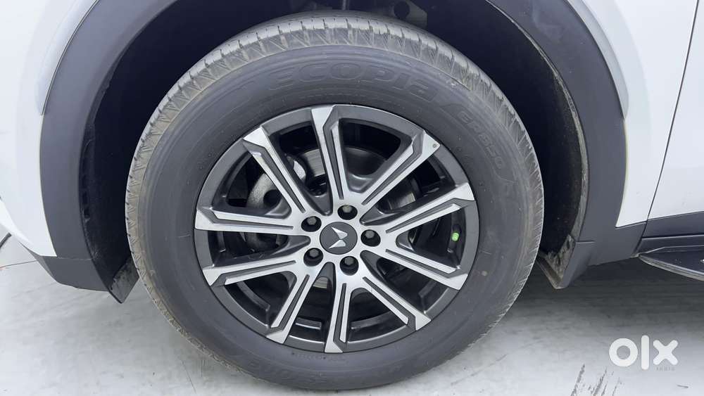 Mahindra Xuv700 2.2 Ax 7 Diesel Mt Luxury Pack Str, 2022, Diesel