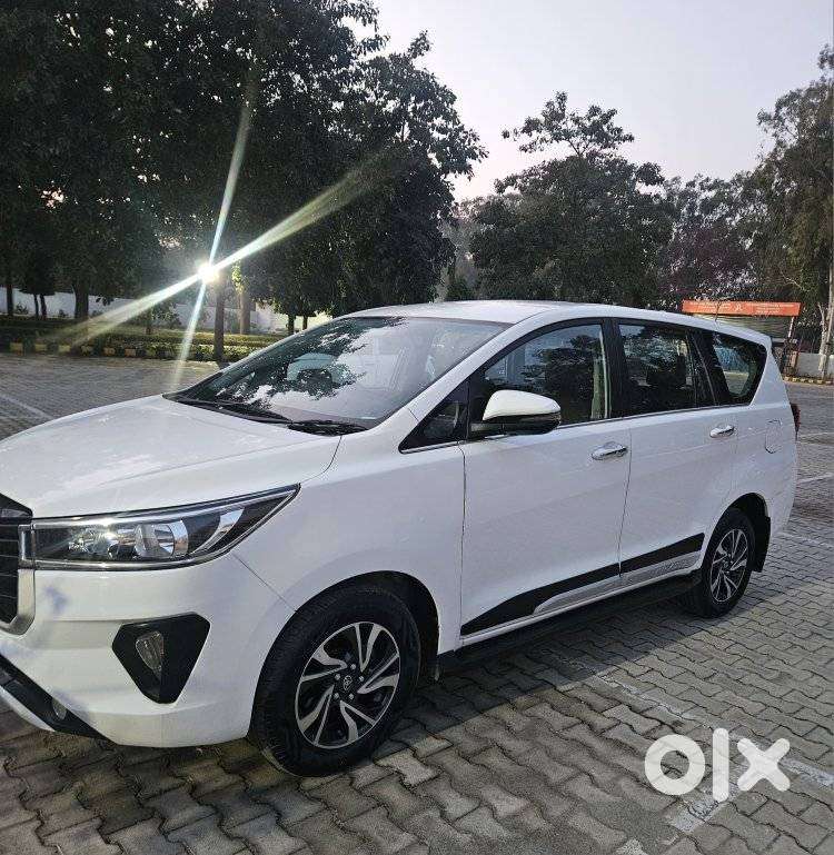 Toyota Innova Crysta