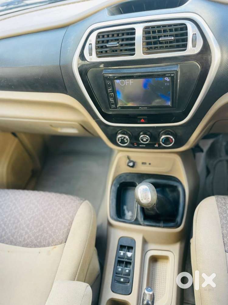 Mahindra Tuv 300 2017