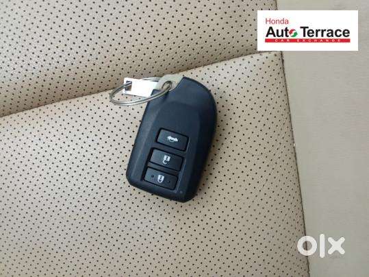 Toyota Yaris V Cvt, 2018, Petrol