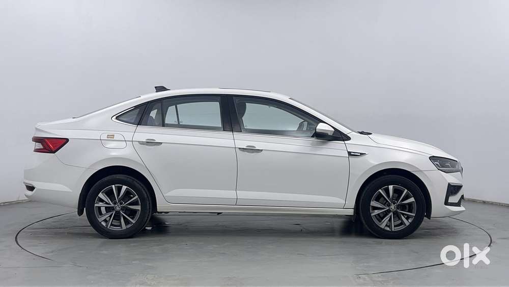 Skoda Slavia Style 1.0l Tsi Mt, 2022, Petrol