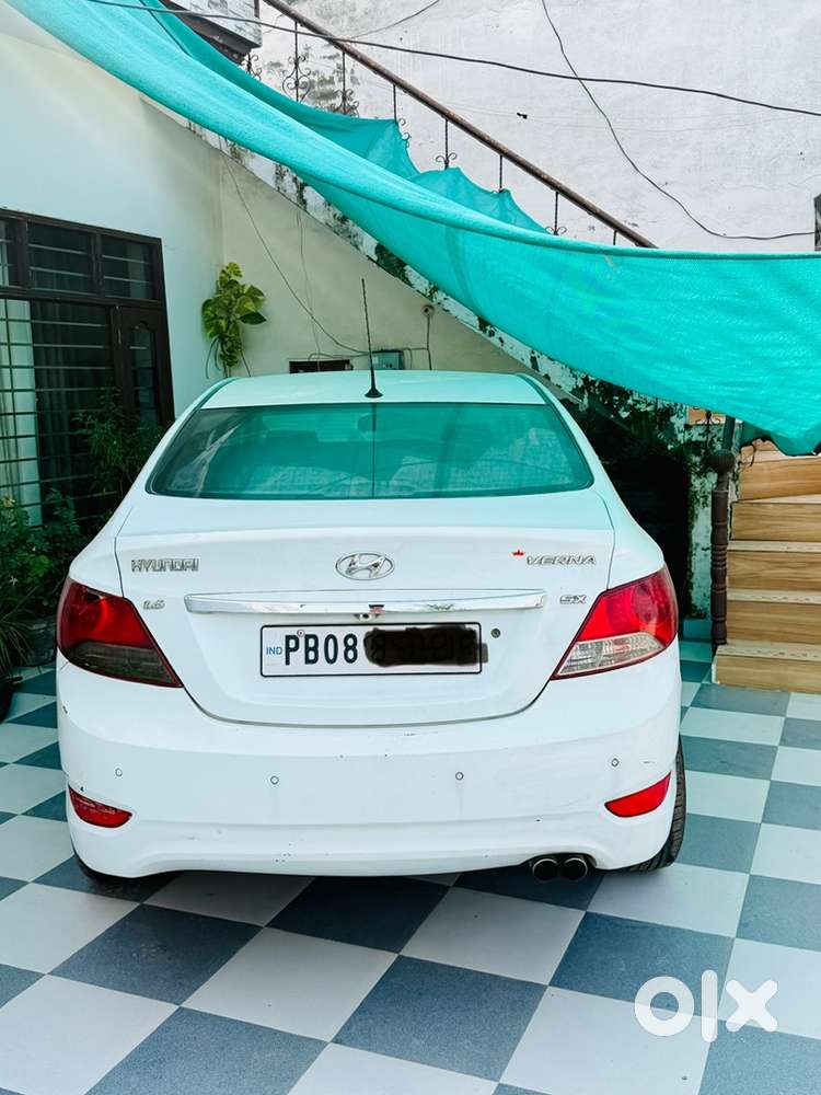 Hyundai Fluidic Verna 2012.