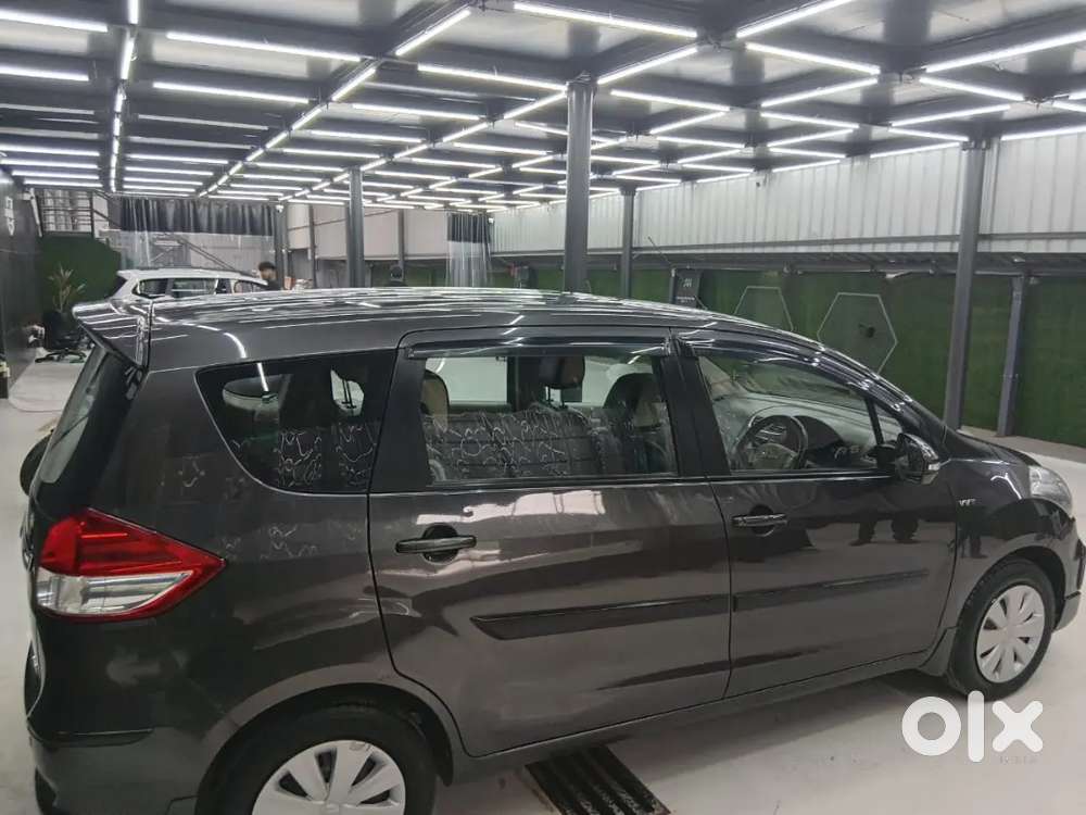 Maruti Suzuki Eritiga Vxi.